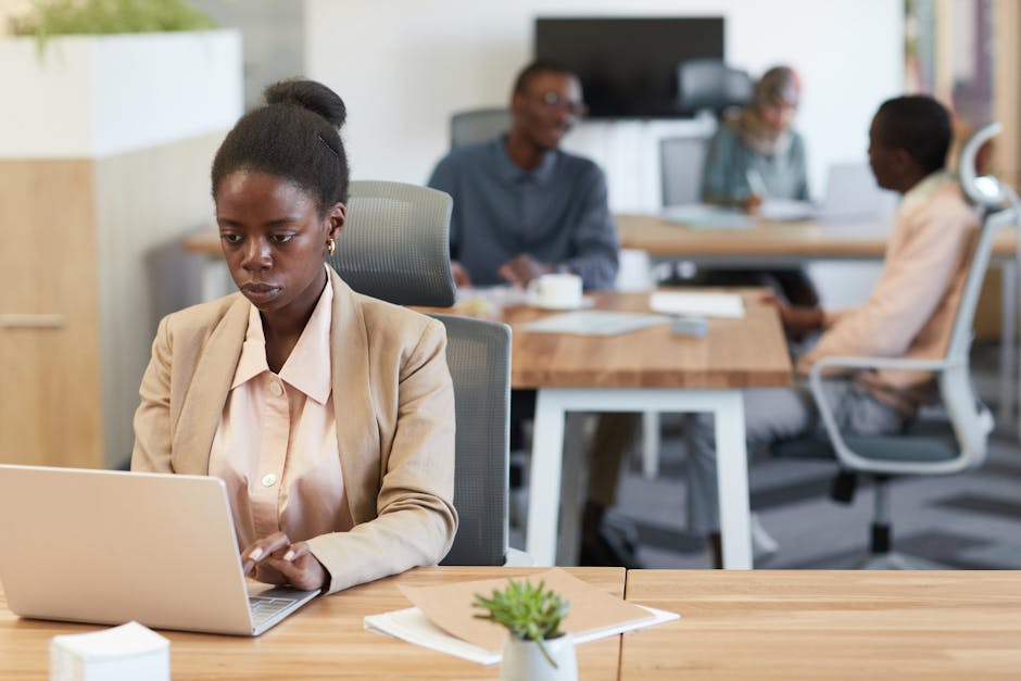 Desafios no Mercado de Trabalho: Como a Inteligência Artificial Afeta os Jovens