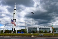 Líderes da NASA Recebem Prêmio por Contribuições para a Exploração Espacial