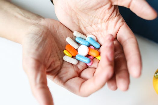 Tacrolimus Oral: Eficácia e Segurança em Pacientes Idosos com Colite Úlcerosa