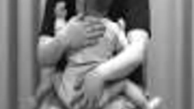 Por que a espádua? Como massagear alivia bebês e filhotes de rato
